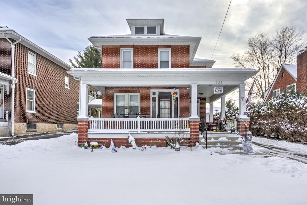 view of front of house with a porch