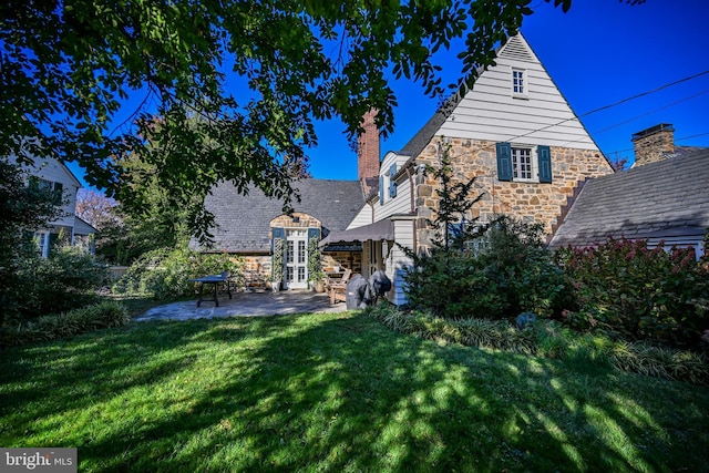 view of yard with a patio