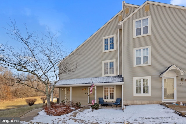 view of front of home featuring a porch