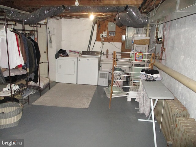 basement featuring washer and clothes dryer