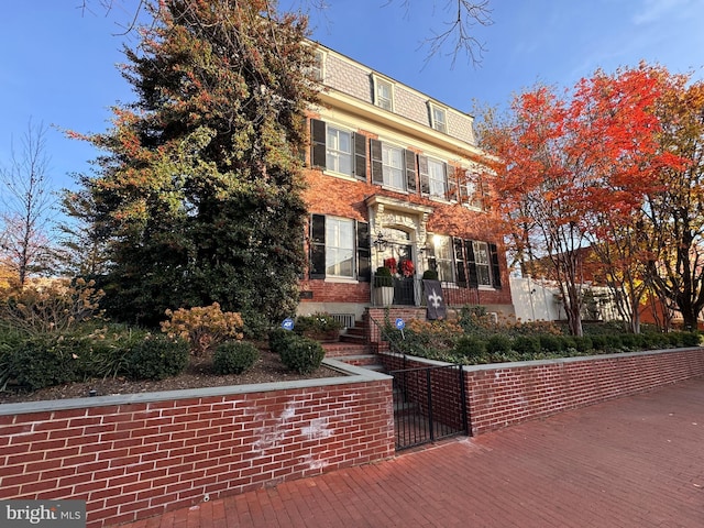 view of front of property