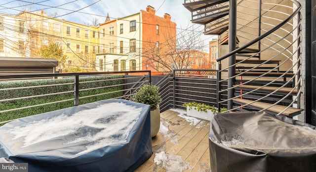 balcony featuring a grill