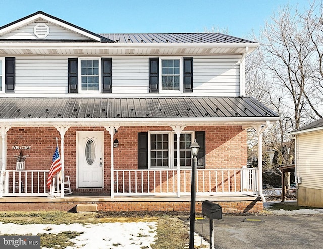 view of front facade featuring covered porch