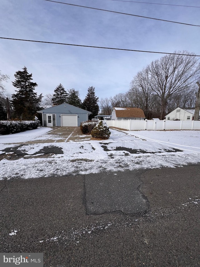 view of front of property