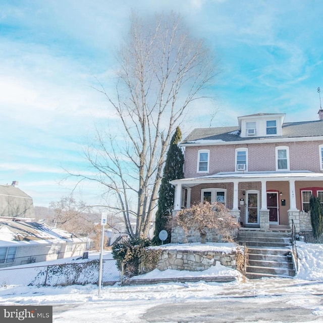 view of front of house featuring a porch