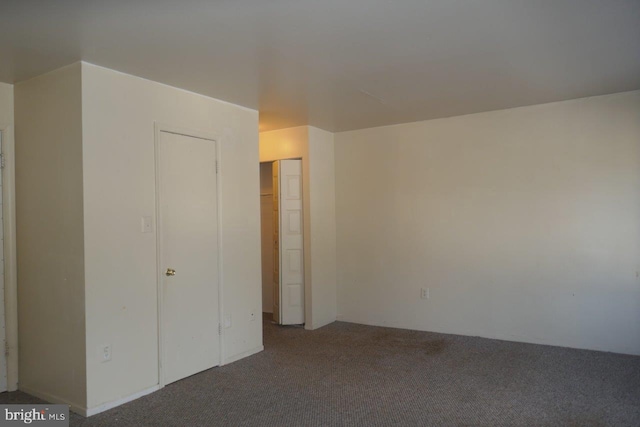 unfurnished bedroom featuring carpet floors