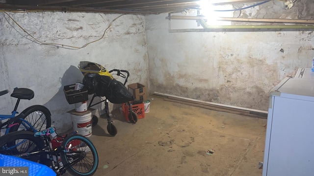 basement with washer / dryer