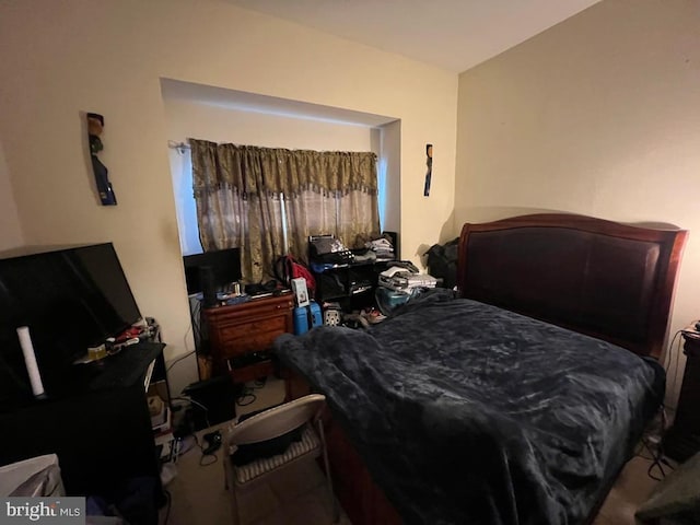 bedroom featuring carpet floors