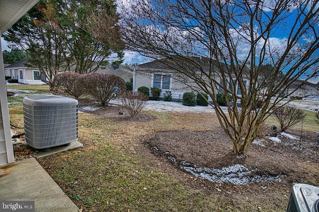 view of yard featuring cooling unit