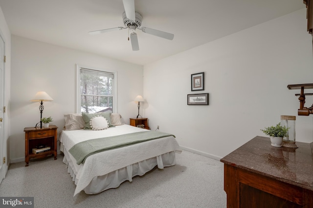 bedroom with ceiling fan