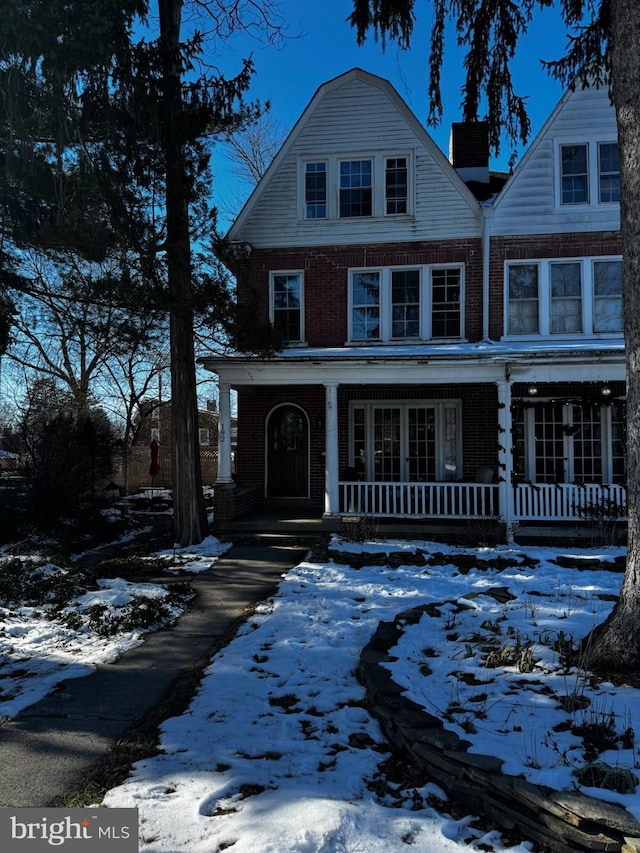 view of front facade featuring a porch