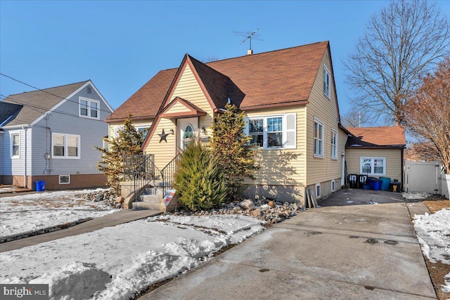 view of front of property