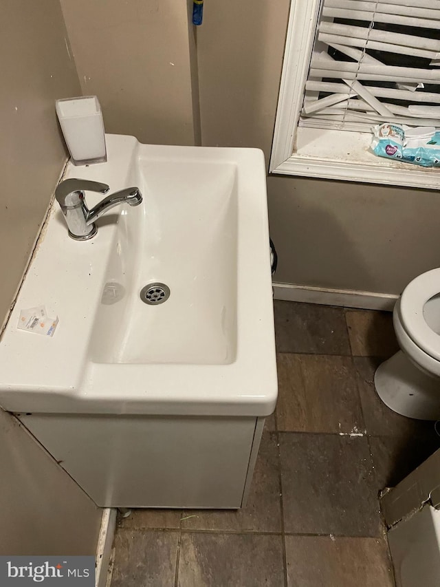 bathroom featuring toilet