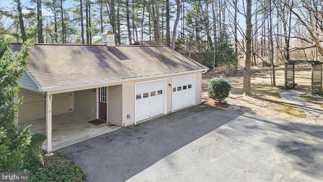 view of detached garage