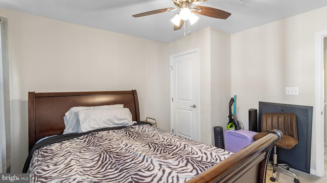 bedroom featuring ceiling fan