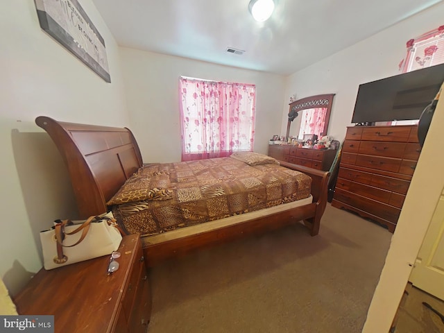 bedroom with carpet flooring