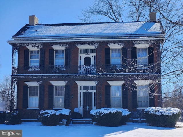 view of front facade