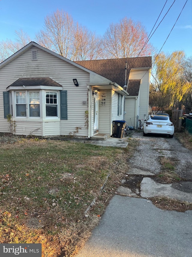 view of front of house with a front yard