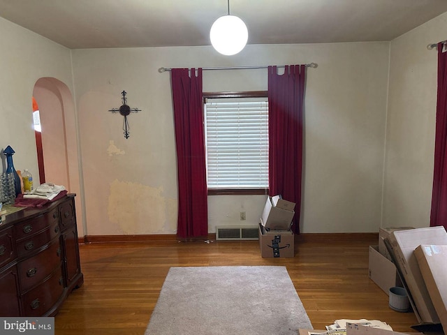 living area with light hardwood / wood-style floors