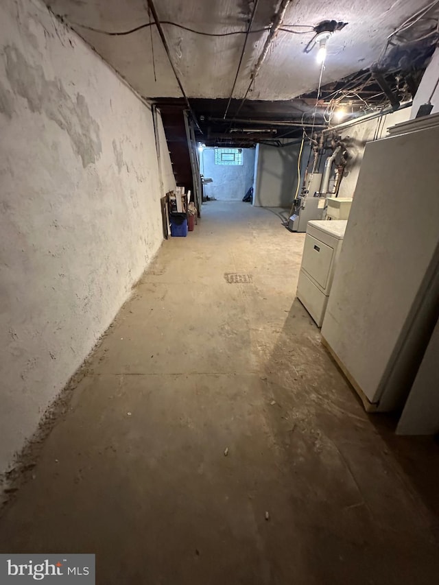 basement with washer / dryer