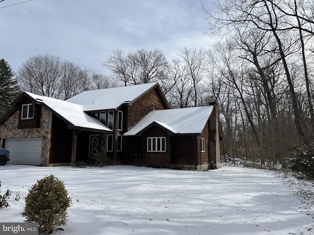 view of front of house featuring a garage