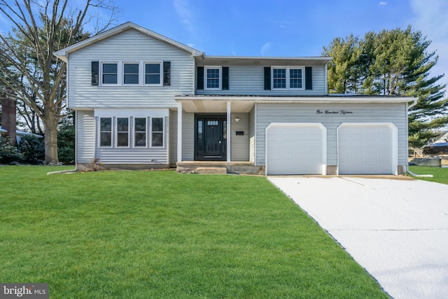 view of front of home featuring a front lawn