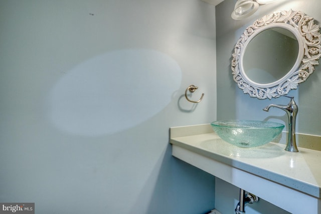 bathroom featuring sink