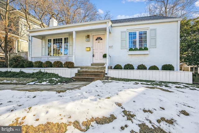 view of front facade with covered porch