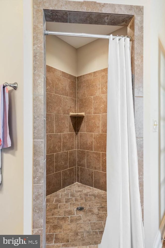 bathroom with walk in shower