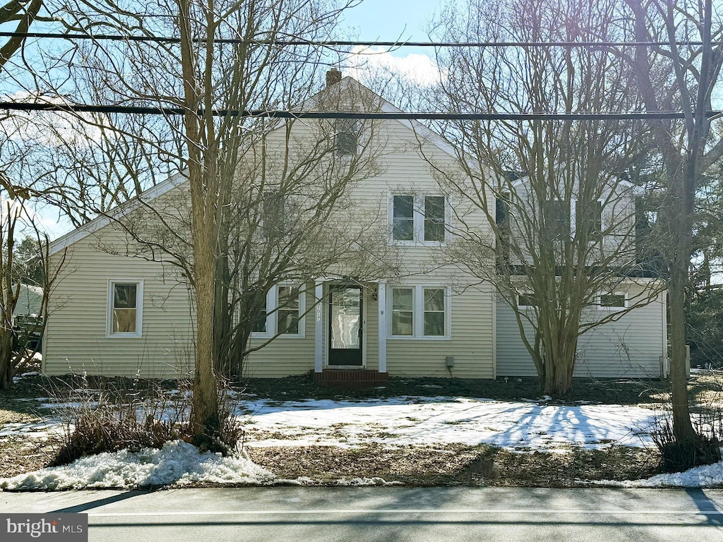 view of front facade