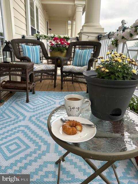 balcony with a porch