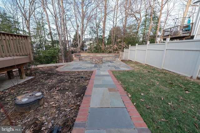 view of yard with a patio