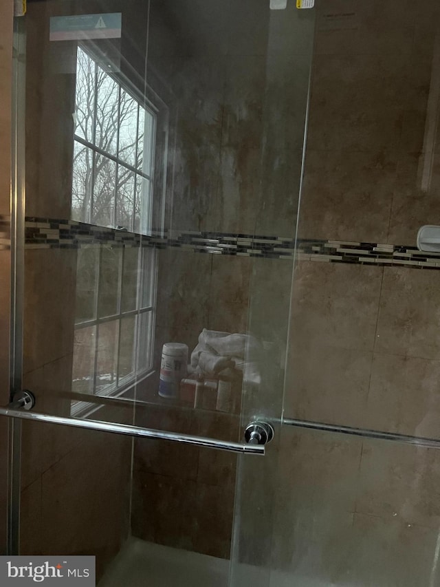 9429 Fairhaven Ave, Upper Marlboro, MD 20772 - bathroom with tiled shower