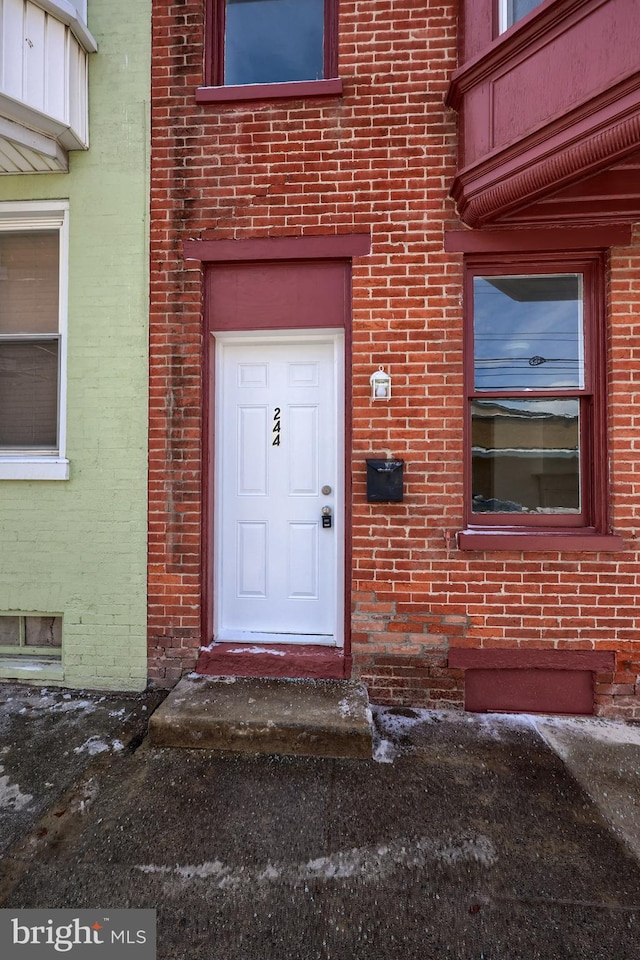 view of property entrance