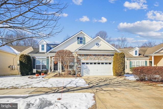 view of front facade featuring a garage