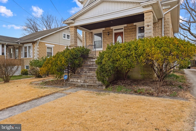 view of front of house with a front yard