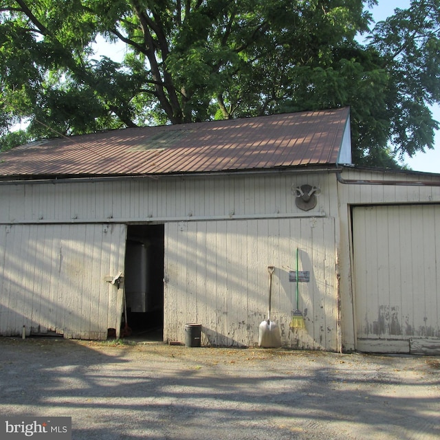 view of outdoor structure