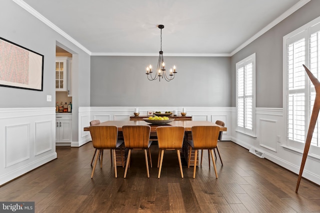 1335 Ashton Rd, Mechanicsburg, PA 17055 - dining room with a chandelier, ornamental molding, visible vents, and a wainscoted wall