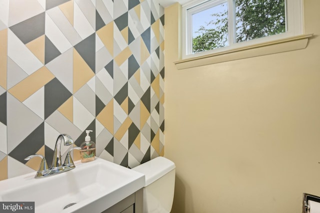 906 N Belgrade Rd, Silver Spring, MD 20902 - bathroom with vanity and toilet