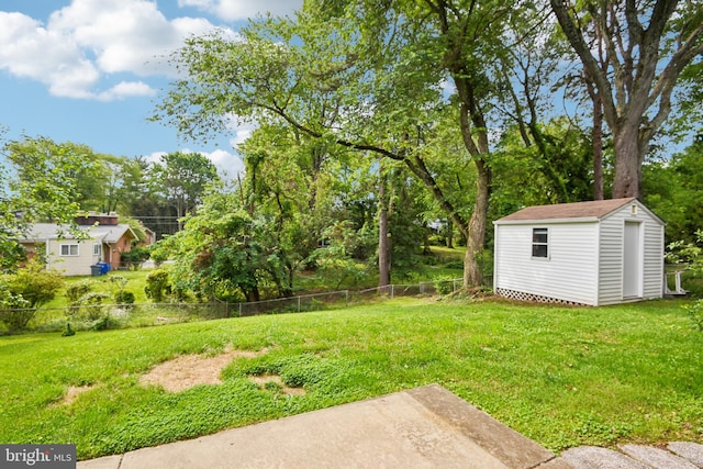 906 N Belgrade Rd, Silver Spring, MD 20902 - view of yard featuring view of scattered trees
