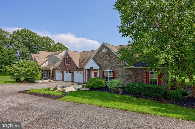 view of front of house with a front lawn