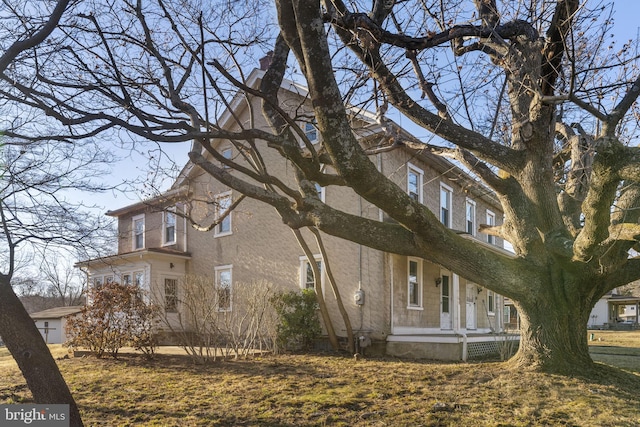 view of side of property