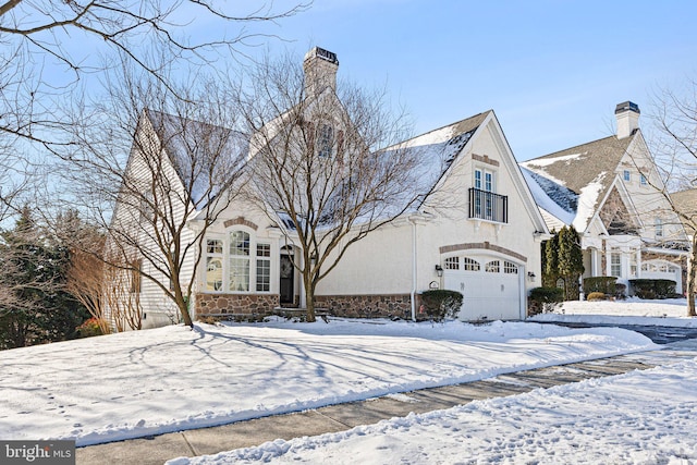 view of front facade with a garage