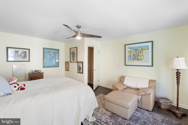 bedroom with ceiling fan