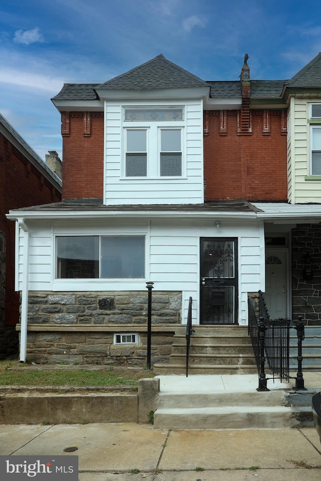 view of front of house