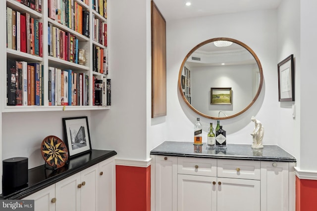 room details with ornamental molding