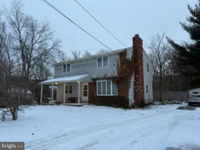 view of front facade with covered porch