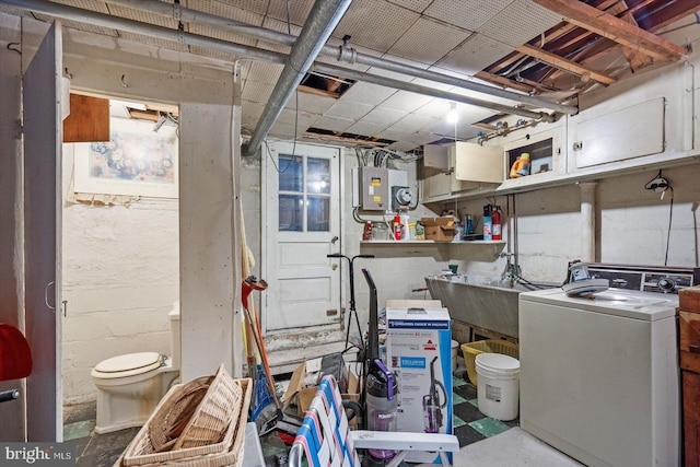 basement featuring washer / clothes dryer