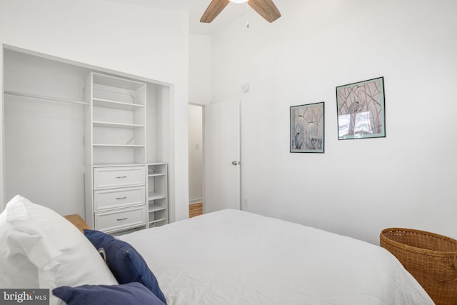 bedroom with ceiling fan