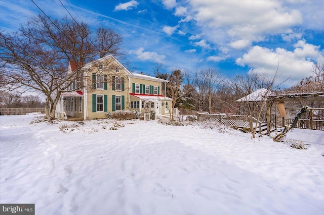 view of front of property